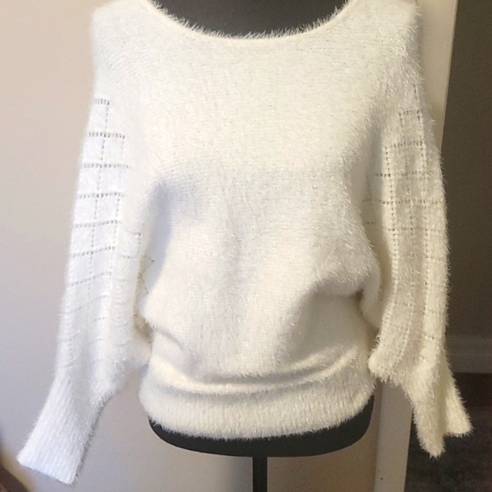 New! Off white sweater